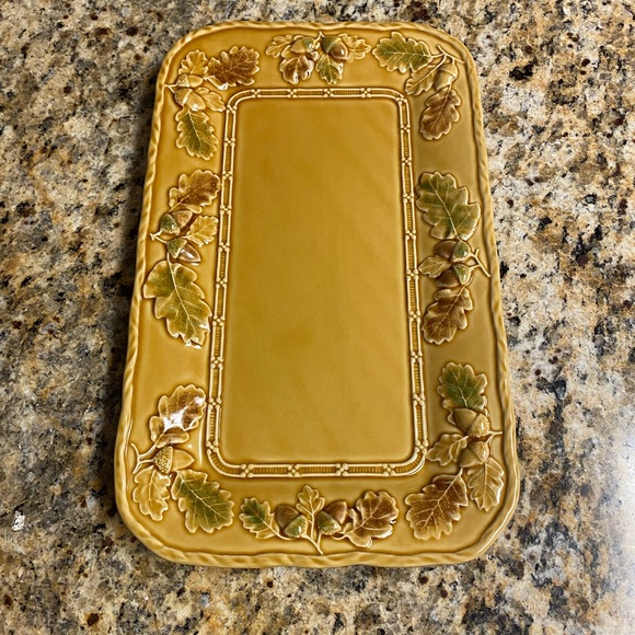 Bordallo Pinheiro Platter—Vintage - Picture 4 of 8